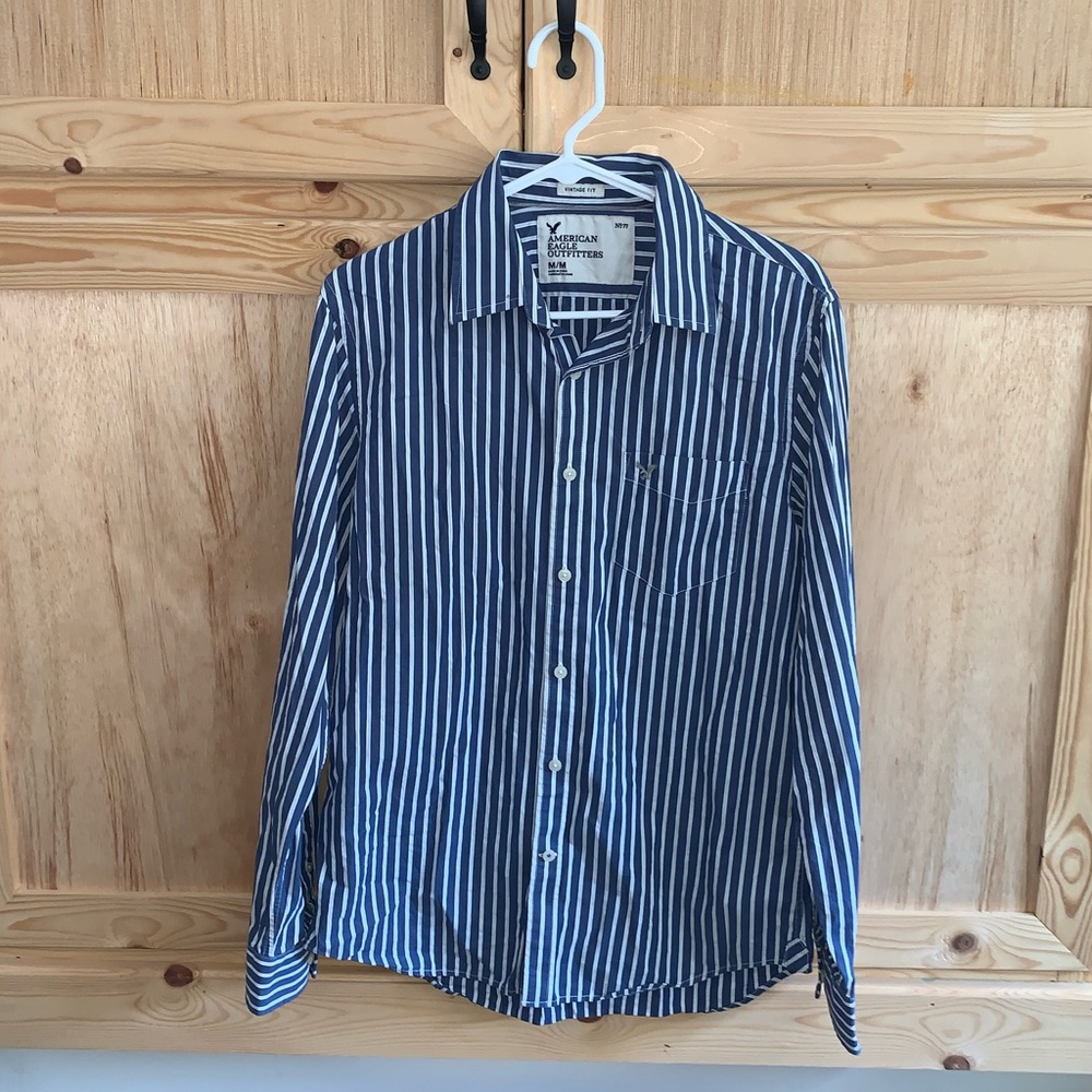 American Eagle Outfitters “Vintage Fit” blue striped button front shirt size M
